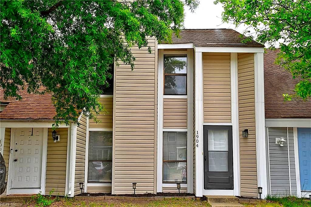 1904 Millpoint LN, VIRGINIA BEACH VA 23456 - Main photo