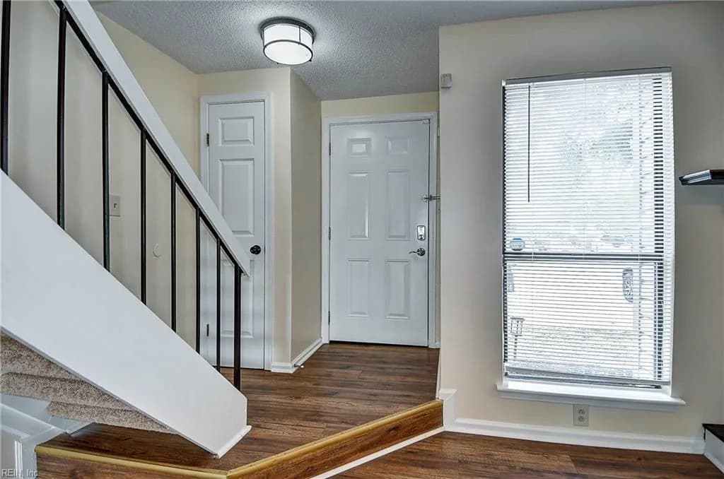 1904 Millpoint LN, VIRGINIABEACH VA 23456 - Photo 4