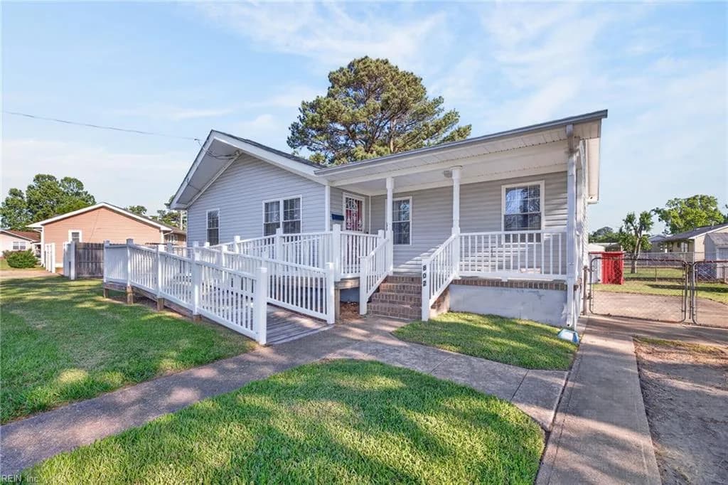802 Hancock AVE, PORTSMOUTH VA 23701 - Photo 3