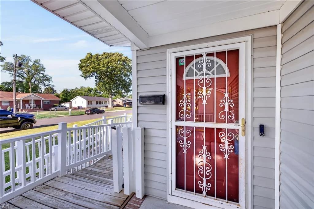802 Hancock AVE, PORTSMOUTH VA 23701 - Photo 5