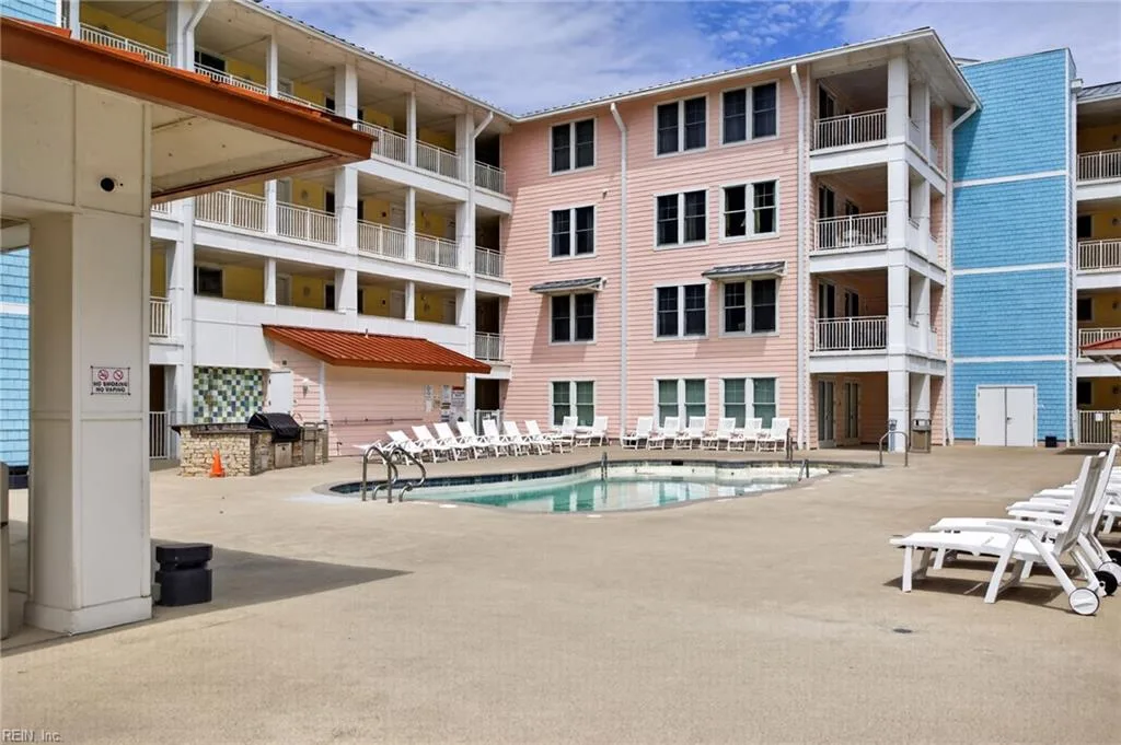 3738 Sandpiper RD #335B, VIRGINIABEACH VA 23456
