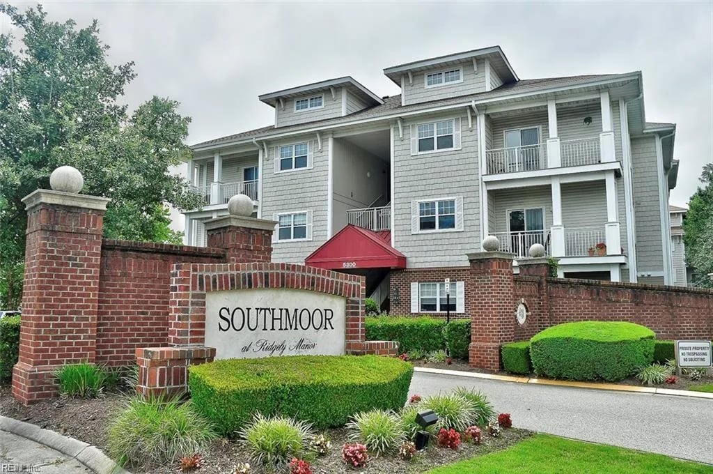 920 Southmoor DR #305, VIRGINIABEACH VA 23455