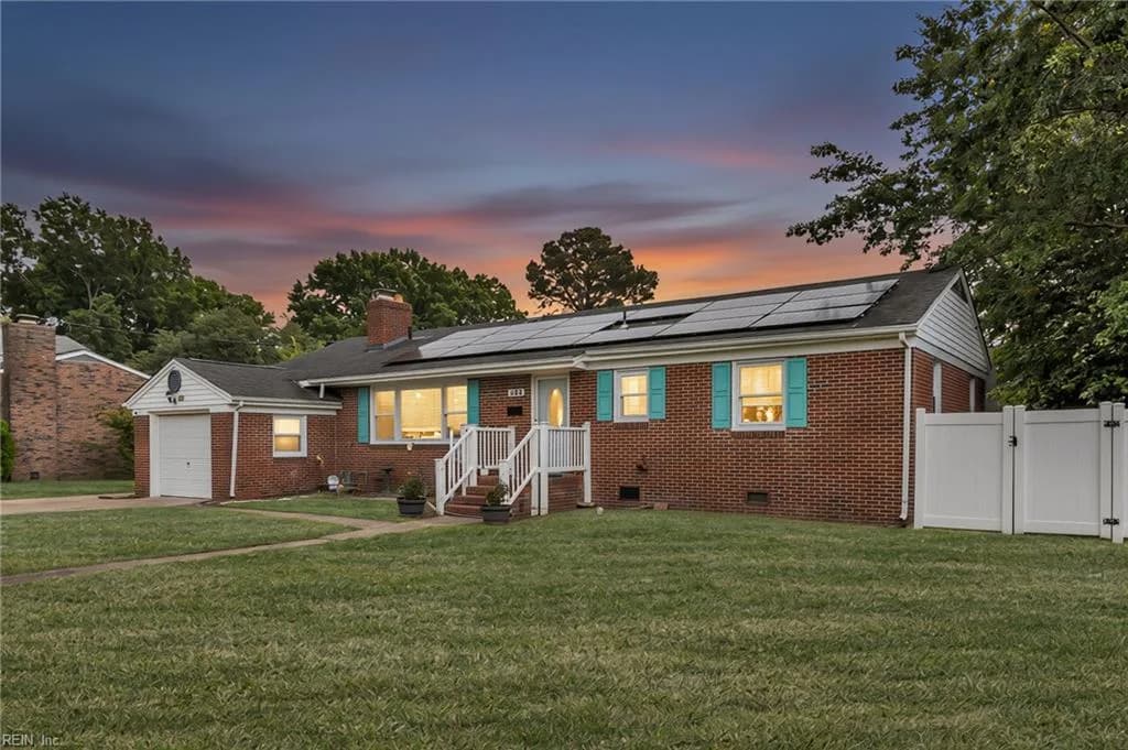 409 Shoreline DR, HAMPTON VA 23669 - Photo 2