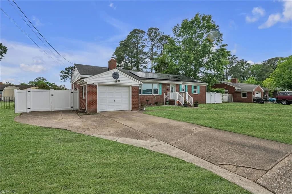 409 Shoreline DR, HAMPTON VA 23669 - Photo 4
