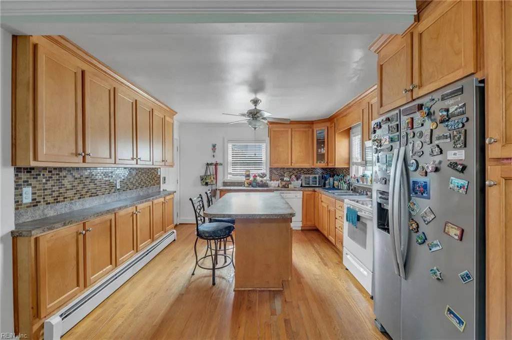 409 Shoreline DR, HAMPTON VA 23669 - Photo 5