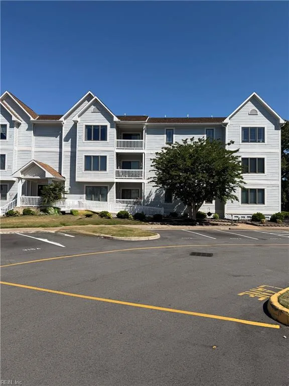 5 Harbor Watch DR #419, CHESAPEAKE VA 23320
