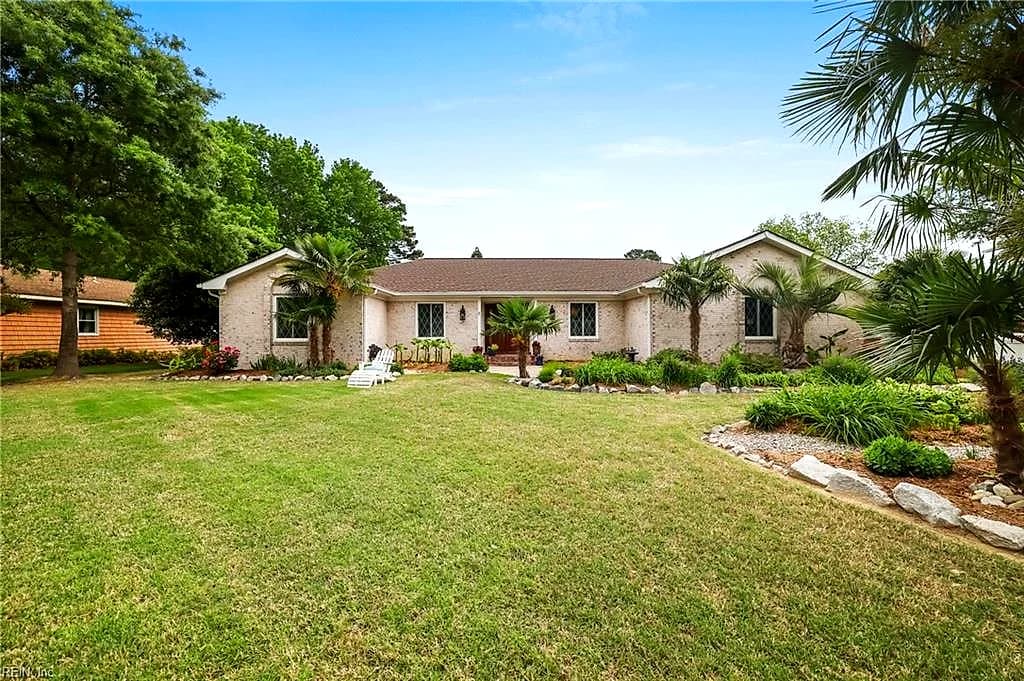 2608 E LAKE DR, VIRGINIA BEACH VA 23454 - Main photo