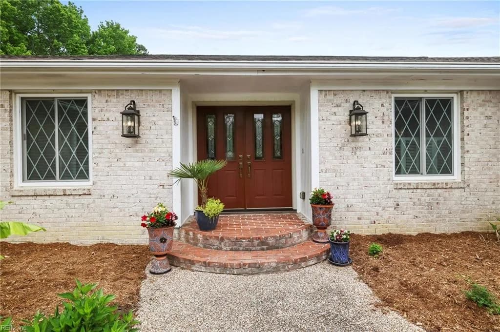2608 E LAKE DR, VIRGINIABEACH VA 23454 - Photo 4