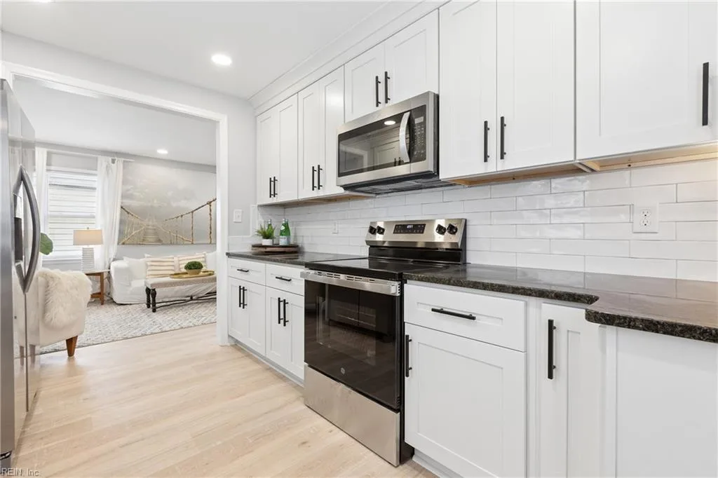 237 Piedmont AVE, HAMPTON VA 23661 - Photo 3