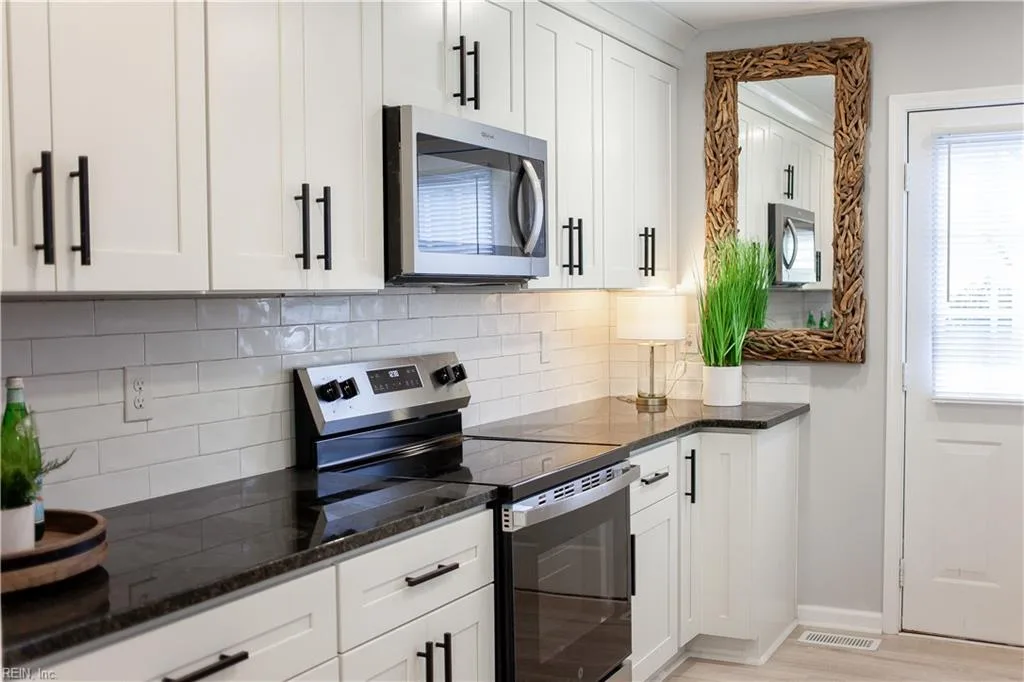237 Piedmont AVE, HAMPTON VA 23661 - Photo 5