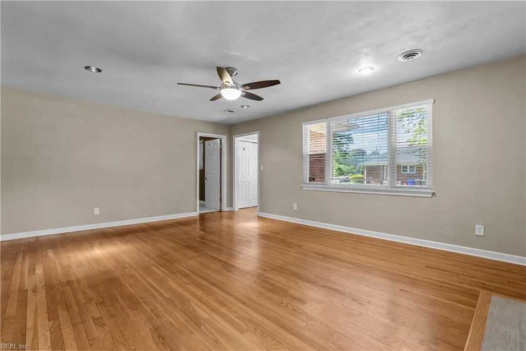 8701 Granby ST, NORFOLK VA 23503 - Photo 5