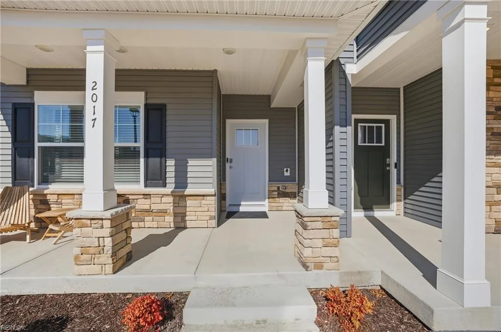 2017 Melbourne ST, NEWPORTNEWS VA 23608 - Photo 4