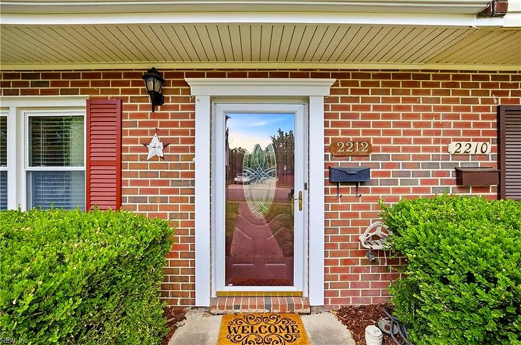 2212 Sedgewick DR, VIRGINIA BEACH VA 23454 - Main photo