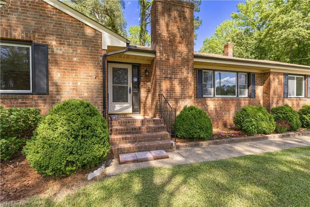 724 Bells Mill RD, CHESAPEAKE VA 23322 - Photo 3