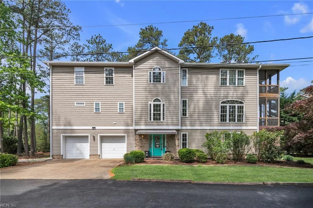 247 Hunts Neck RD, POQUOSON VA 23662