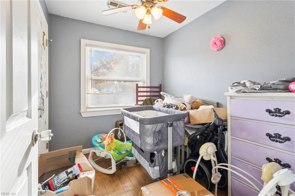 527 Ashlawn DR, NORFOLK VA 23505 - Photo 4