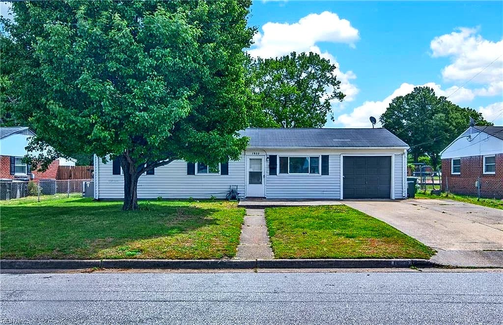 1922 Beall DR, Hampton — 4 bed Residential, 1,088 sqft