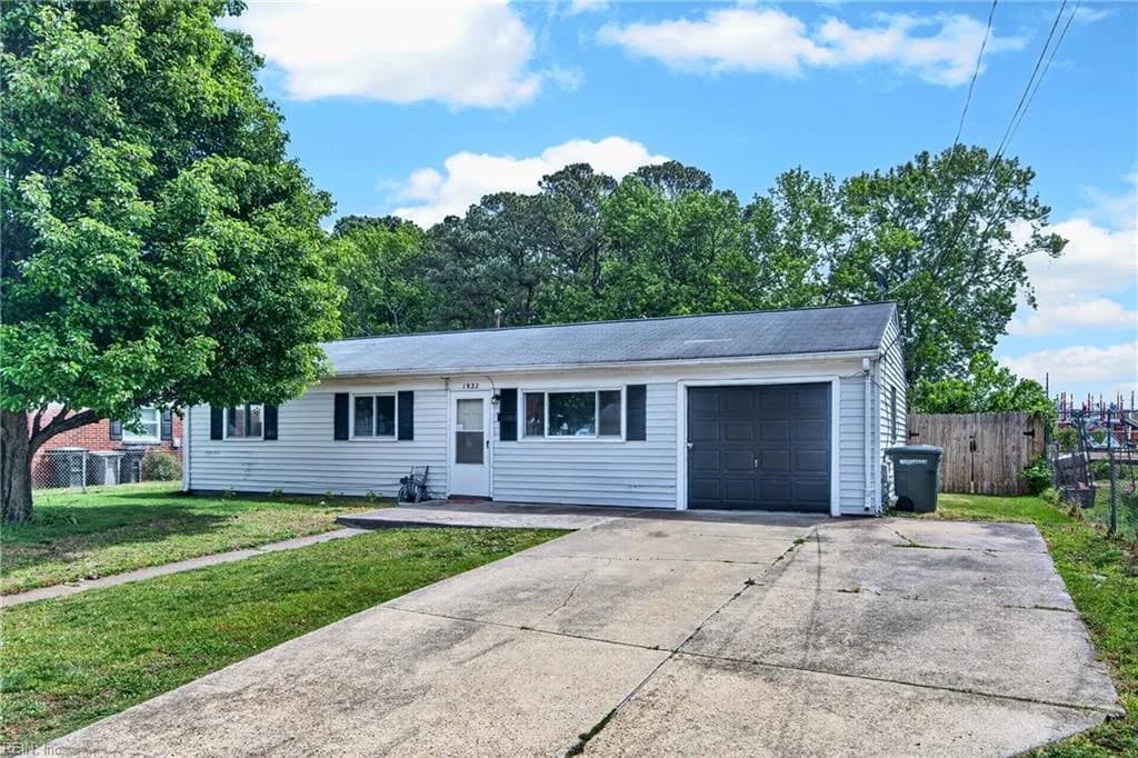 1922 Beall DR, HAMPTON VA 23663 - Photo 3