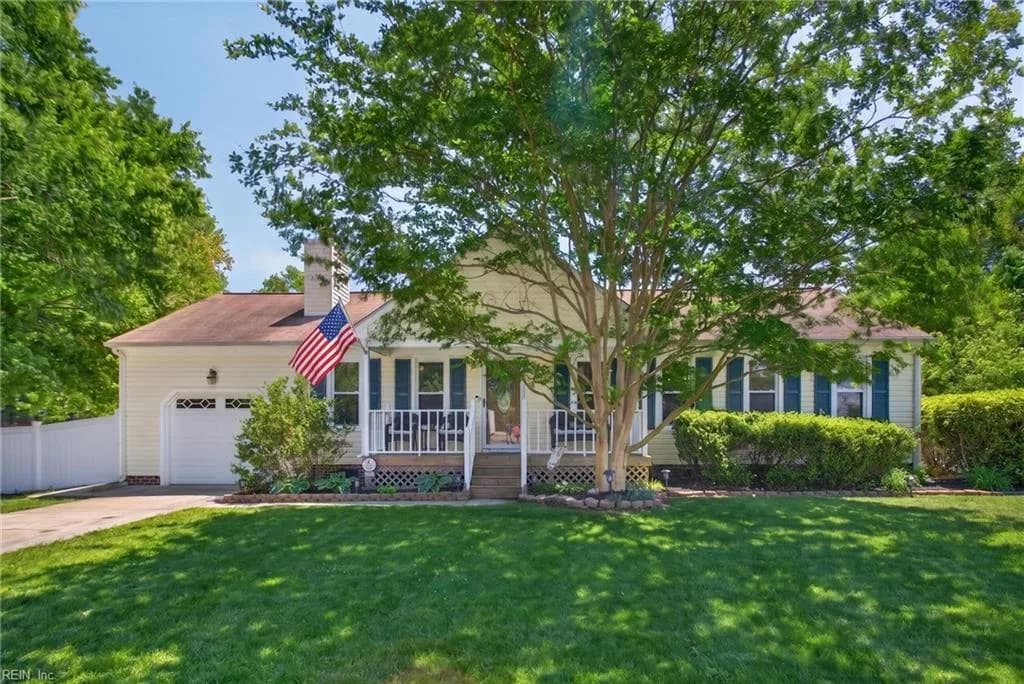 2301 Gates LNDG, CHESAPEAKE VA 23323 - Photo 2