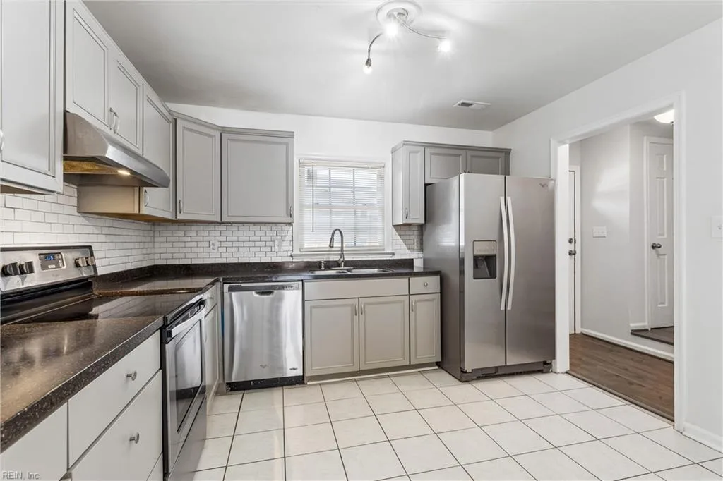14569 Old Courthouse WAY #B, NEWPORTNEWS VA 23608 - Photo 5