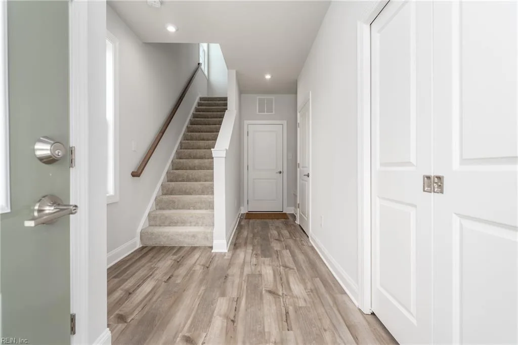 2011 Stanford LN, NEWPORTNEWS VA 23608 - Photo 3