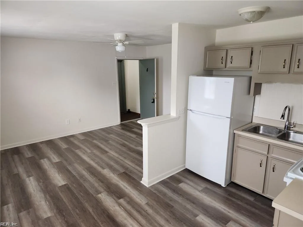 4505 Cape Henry AVE, NORFOLK VA 23513 - Photo 4