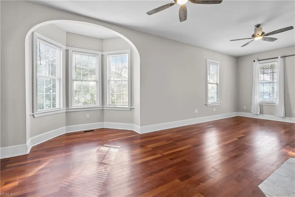 421 E Pembroke AVE, HAMPTON VA 23669 - Photo 4