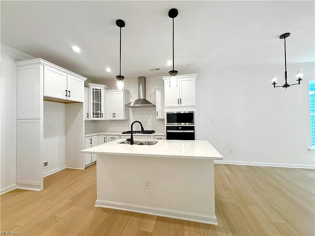1537 Waltham LN, NEWPORT NEWS VA 23608 - Main photo