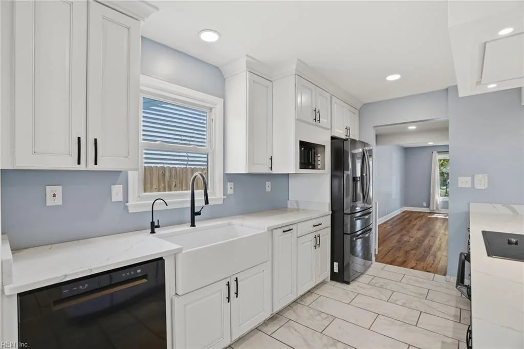 2516 Dellwood DR, VIRGINIABEACH VA 23454 - Photo 3