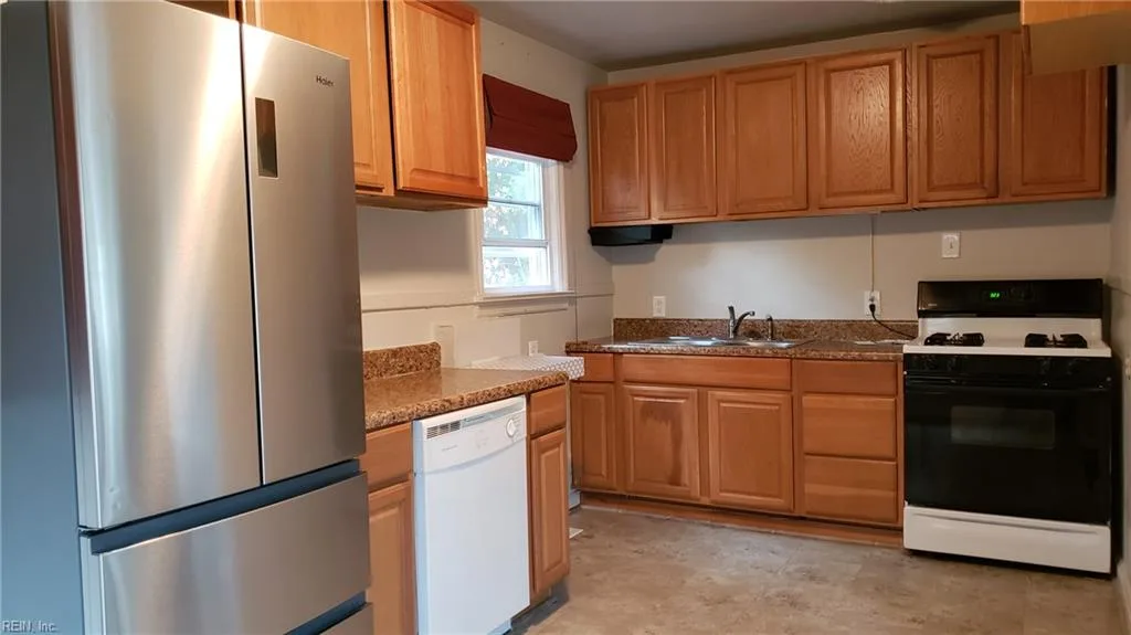 324 E Leicester AVE, NORFOLK VA 23503 - Photo 4