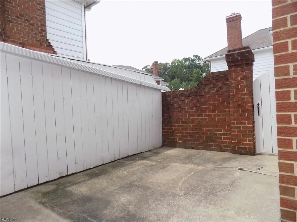 205 Amersham DR #C, YORKTOWN VA 23693 - Photo 3