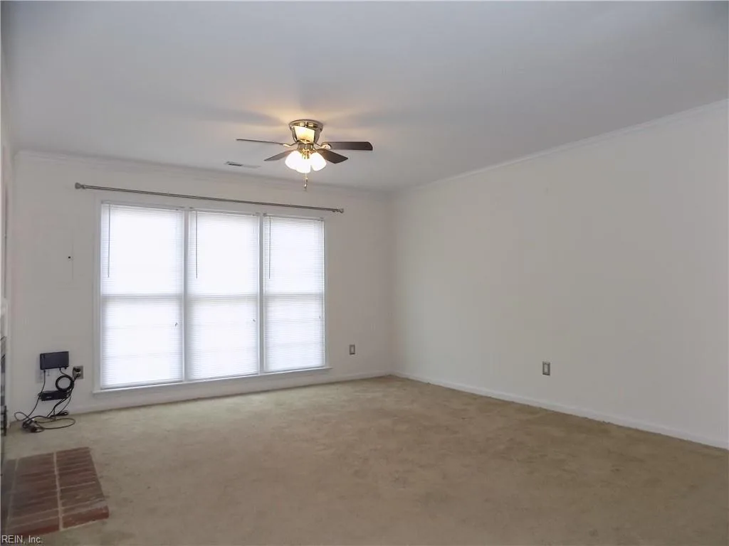 205 Amersham DR #C, YORKTOWN VA 23693 - Photo 4