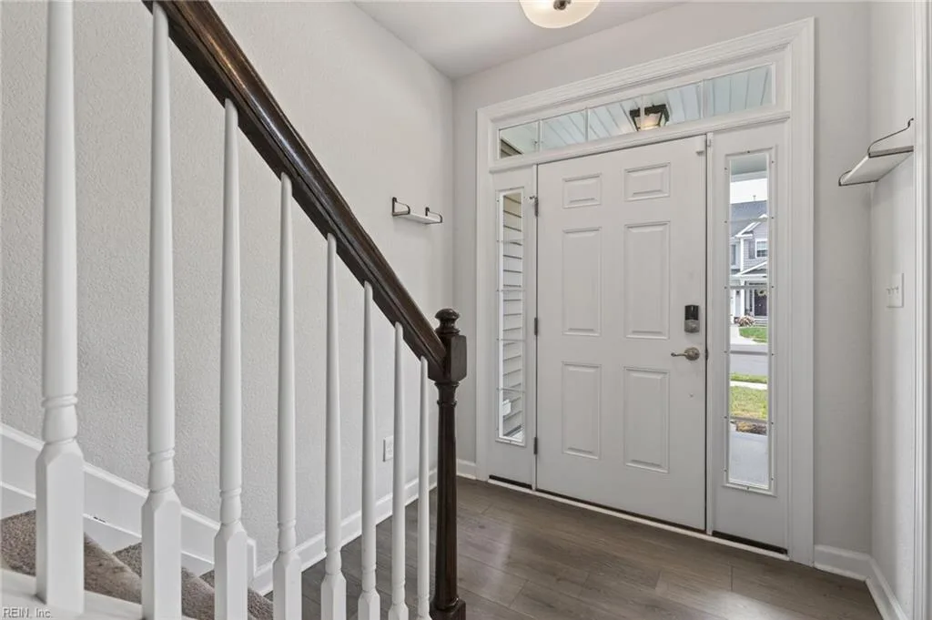 34 E Berkley DR, HAMPTON VA 23663 - Photo 5