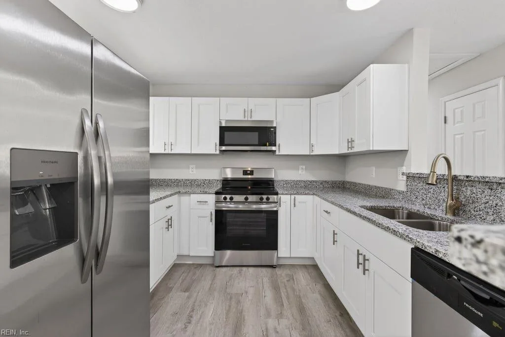 9607 Whit AVE, NORFOLK VA 23503 - Photo 3
