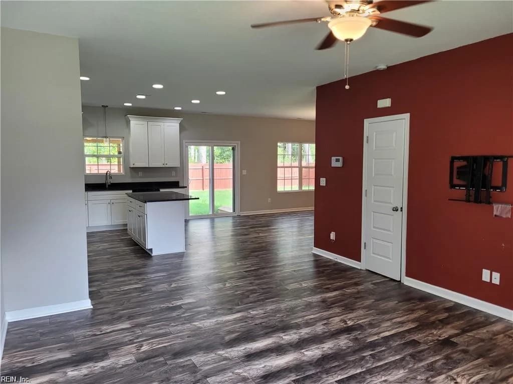 2030 Nansemond PW, SUFFOLK VA 23434 - Photo 4