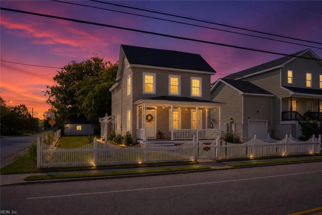 201 Beach RD, HAMPTON VA 23664