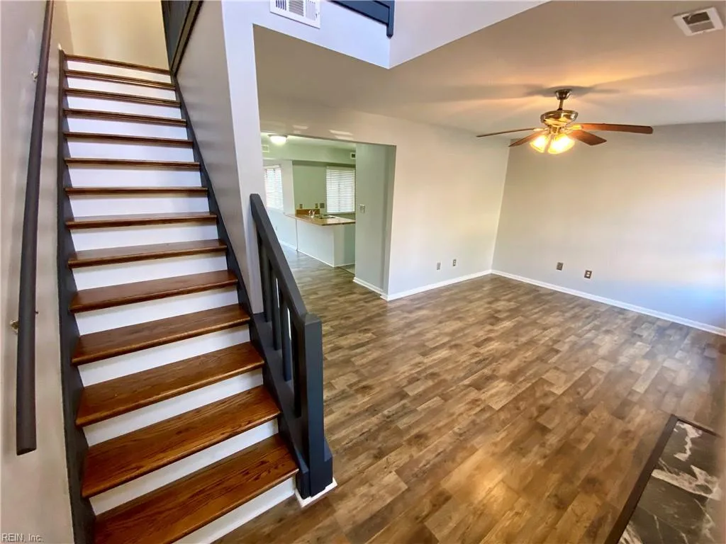 1116 N Green DR, NEWPORTNEWS VA 23602 - Photo 3