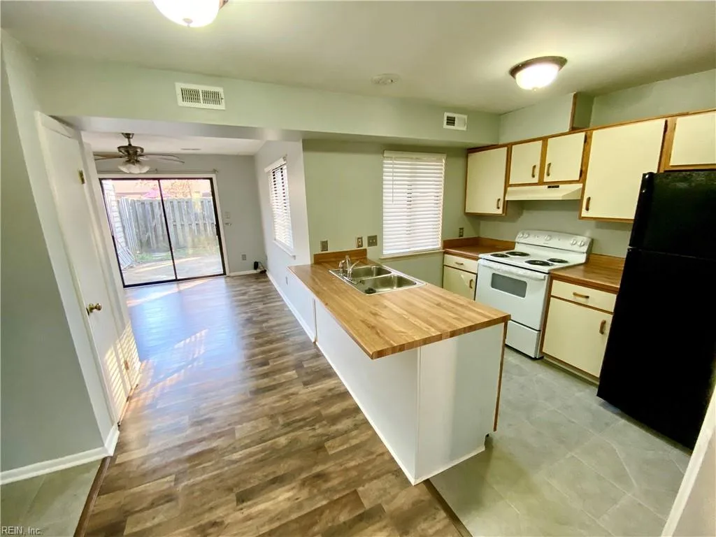 1116 N Green DR, NEWPORTNEWS VA 23602 - Photo 5