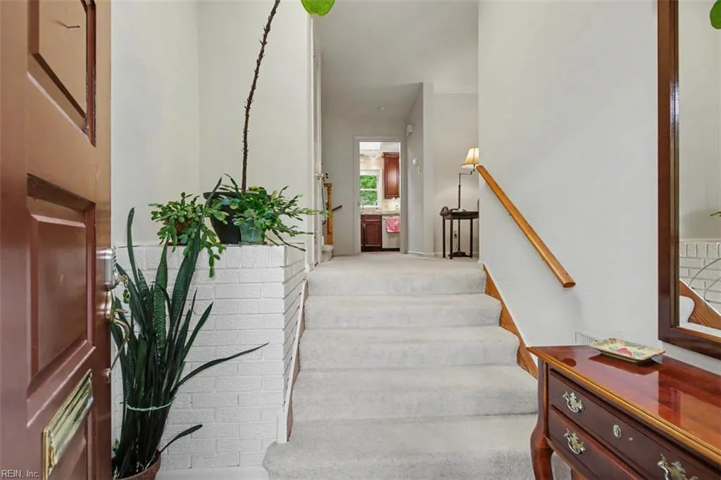 120 Archer RD, NEWPORTNEWS VA 23606 - Photo 4