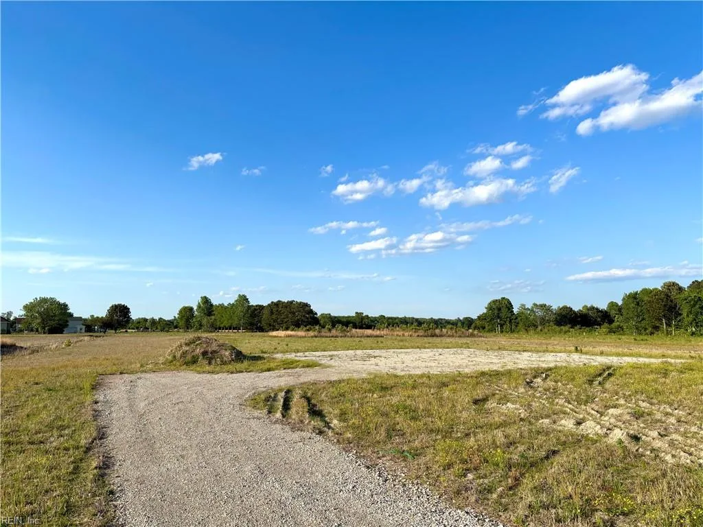 1924 L Hungarian RD, CHESAPEAKE VA 23322