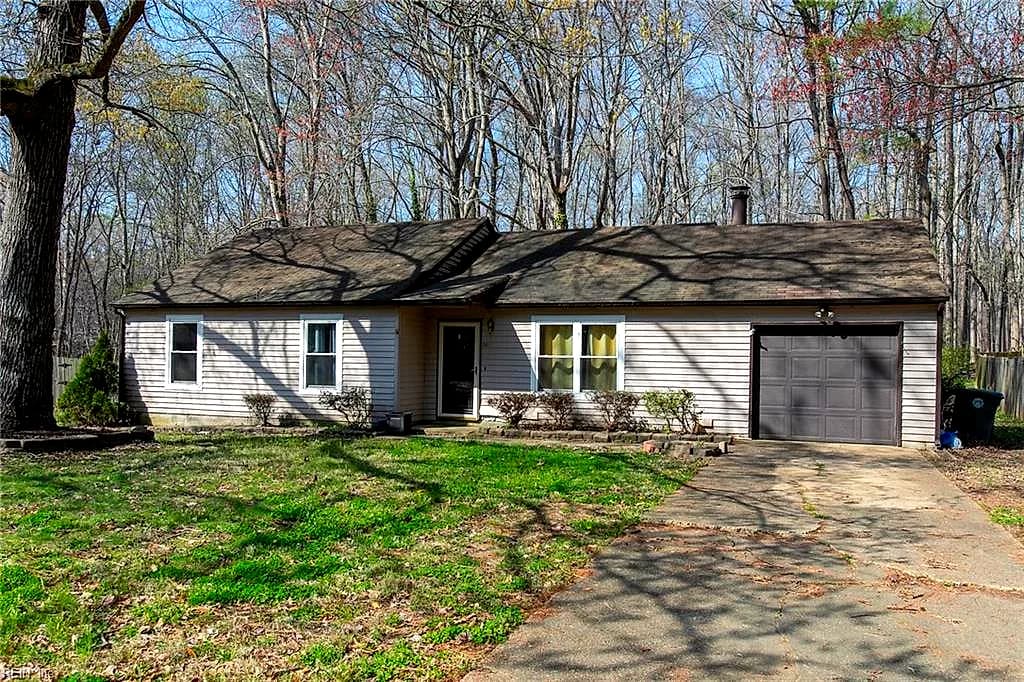 241 Batson DR, NEWPORT NEWS VA 23602 - Main photo