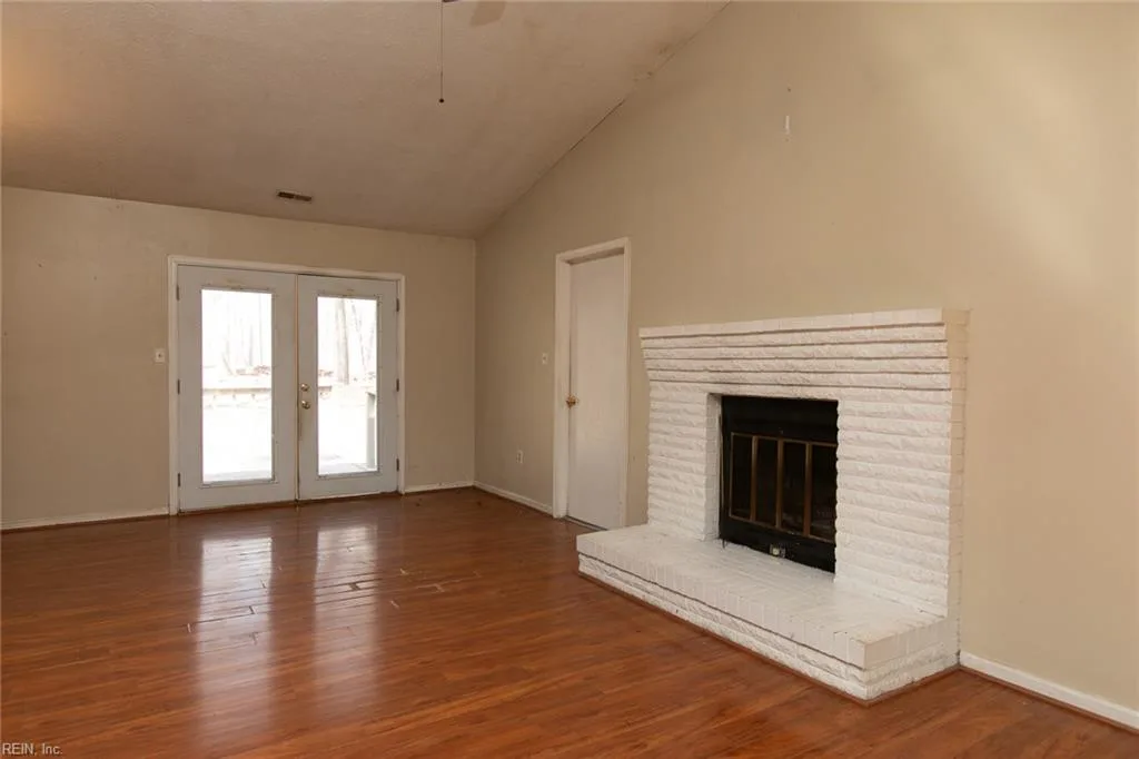 241 Batson DR, NEWPORTNEWS VA 23602 - Photo 4