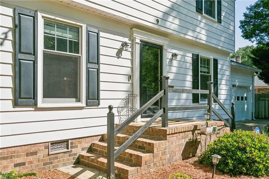 9 Hatteras LNDG, HAMPTON VA 23669 - Photo 3