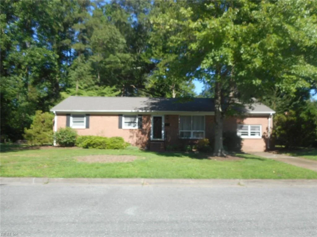 4 Fairway LN, NEWPORTNEWS VA 23606