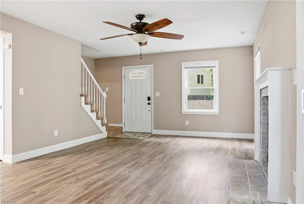 12 Romsey CIR, CHESAPEAKE VA 23320 - Photo 3