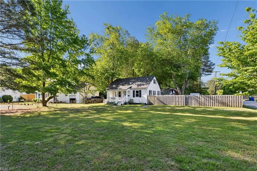 214 Deep Creek RD, Newport News — 4 bed Residential, 1,541 sqft