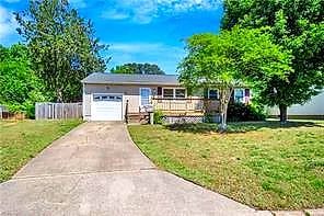 5104 Hazelwood RD, Hampton — 3 bed Residential, 949 sqft