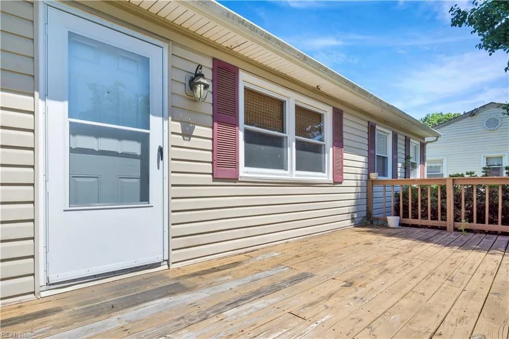 5104 Hazelwood RD, HAMPTON VA 23605 - Photo 4