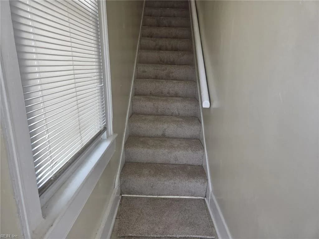 1301 W 38th ST, NORFOLK VA 23508 - Photo 4