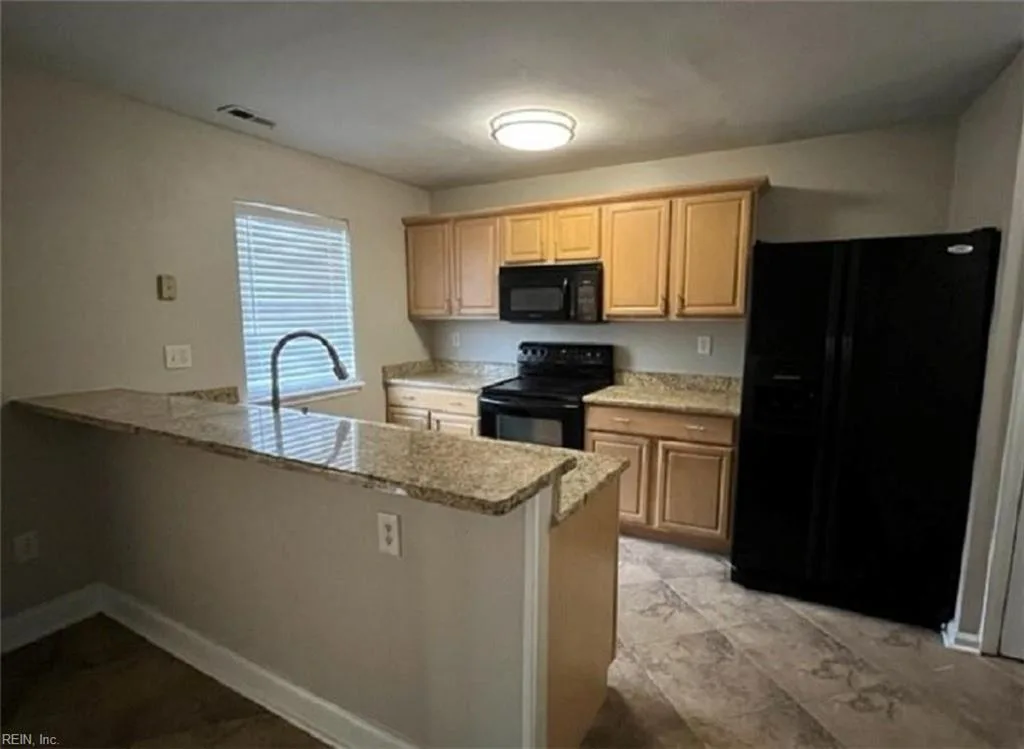 315 Ferdinand CIR, VIRGINIABEACH VA 23462 - Photo 4